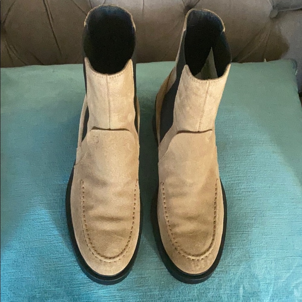 TOD’s tan ankle boot - Picture 3 of 9